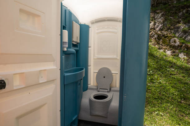 Best Emergency porta potty rental  in Zillah, WA