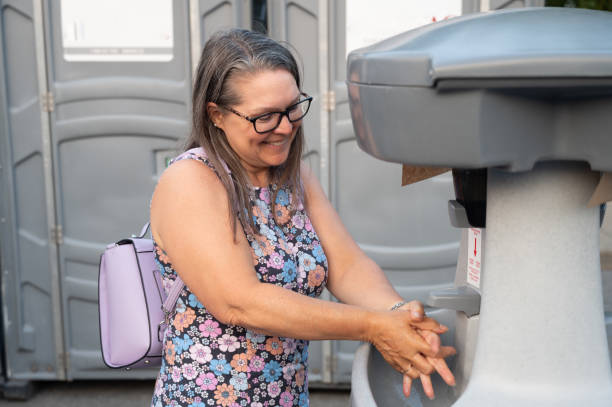 Best Luxury portable toilet rental  in Zillah, WA